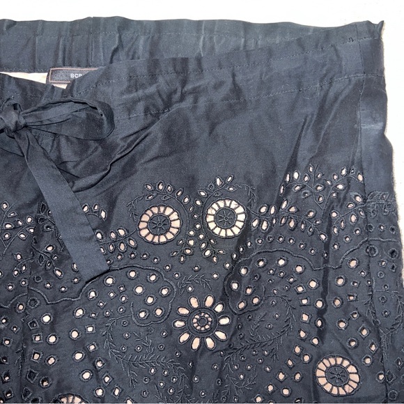 BCBG Max Azria embroidered lace drawstring short shorts S - Picture 12 of 13